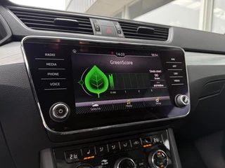 Škoda Superb COMBI 1.5 TSI ACT Business Edition - Automaat Stoelverw. Navi Camera 17inch LMV / 36