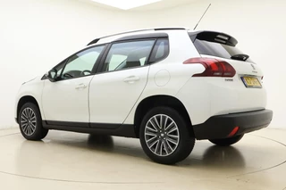 Peugeot 2008 1.2 PureTech Blue Lion 110pk | Navigatie | Panoramadak | Airco | Cruise Control | Parkeersensoren Achter | Bluetooth | Mistlampen / 13