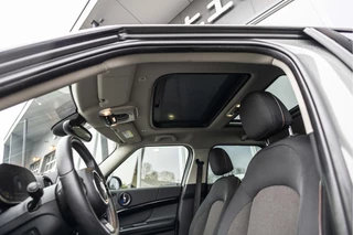 MINI Countryman Mini 1.5 Cooper S E ALL4 Chili  | SOH 99% | Pano | Head-up / 13