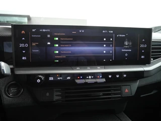 Opel Grandland Electric Business Edition 73 kWh | Elektrisch verstelb. bestuurdersstoel met geheugen | Elektrisch glazen panorama-dak | Voorstoel(en) met massagefunctie | Achterbank verwarmd | Warmtepomp | 20 inch Lichtmetalen velgen Diamond Cut / 33