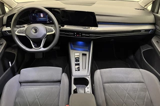 Volkswagen Golf 1.4 eHybrid Style 204pk | DSG | Trekhaak | Navigatie | Comfortstoel | Apple Carplay/Android Auto | Adapt. Cruise control | Climate control | LED koplampen / 16