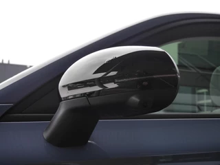 Leapmotor B10 Design ProMax 67.1 kWh Licht interieur | Wltp 434km | 750kg trekgewicht | Stoel en stuur verwarming | 360 graden camera | Lederen bekleding | Panoramadak | Led | Regensensor | Sfeerverlichting | Elektrisch verstelbare voorstoelen / 37