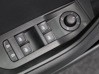 Škoda Superb Combi 1.4 TSi 218 Pk iV Business Edition Plus / 20