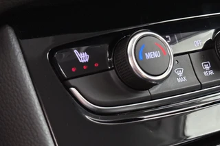 Opel Grandland 1.6 Turbo Plug-In Hybrid 4x4 Ultimate 300 PK Afneembare Trekhaak Stoel-Stuurverwarming / 23