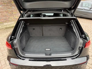 Audi A3 35 TFSI S-Line Automaat ACC B&O Black Style / 23