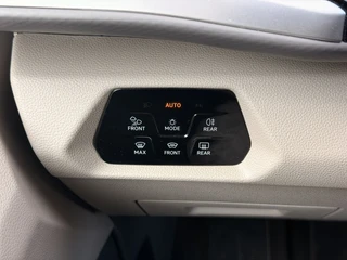 VW Multivan 1.4 eHybrid L2H1 Leder Pano IQ Trekh H/K Sfeer HUD Lang / 32