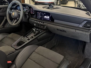 Porsche 911 Cabrio 3.0 Carrera 4 GTS | Burmester | Lift | Sportchrono | Matrix-LED | 360 | Memory | Sport-Design ( Vestiging - Nieuwegein ) / 19