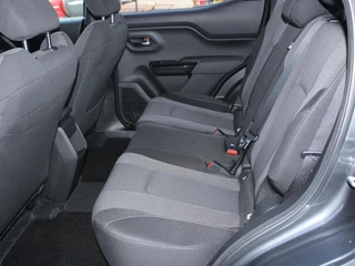 Suzuki e VITARA Select 61 kWh Adaptieve Cruise & Climate Control, Stuur- & Stoelverwarming, Parkeersensoren Voor & Achter / 36