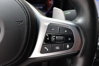 BMW 4 Serie Cabrio 430i High Executive M Sport Pakket Automaat  / Live Cockpit Professional / Harman Kardon / Air Collar / Leder / Head-Up Display / 19 Inch / M Sportremsysteem / Driving Assistant Professional / Safety Pakket / Laserlight / CoPilot Pack / Shadow Line / 43