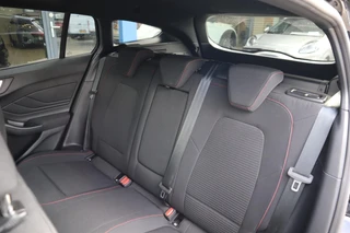 Ford Focus Wagon 155PK ST-LINE-X AUTOMAAT BTW AFN-TREKHAAK EL-ACHTERKLEP HEAD-UP BLISS WINTERPACK 4JAAR/100.000KM FABR.GARANTIE / 20