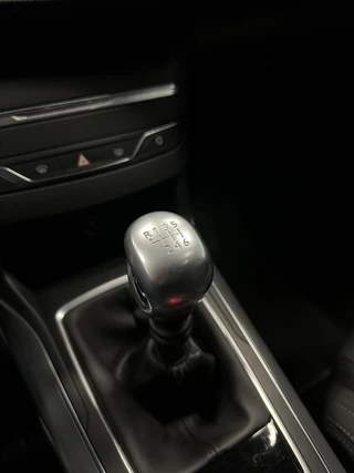 Peugeot 308 SW 1.2 PureTech Allure|Pano|Airco|Cruise|Navi|Apple Carplay|NAP| / 26