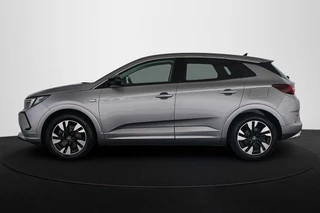 Opel Grandland 1.6 Turbo Plug-In Hybrid 4x4 Ultimate 300 PK Afneembare Trekhaak Stoel-Stuurverwarming / 32