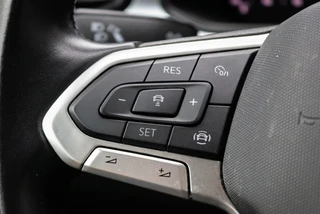 Volkswagen T-Roc 1.0 TSI Life Plus 110PK Adaptive Cruise | Climatronic | Adaptive Cruise | Carplay / 20
