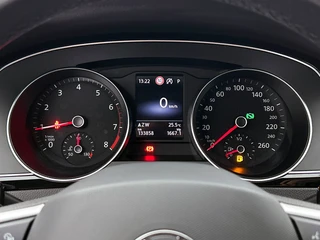 Volkswagen Passat Variant 1.5 TSI Business Automaat | Adaptive Cruise | Stoelverwarming | CarPlay | Trekhaak / 17