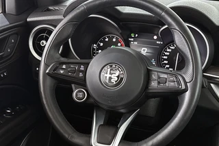Alfa Romeo Stelvio 2.0 T AWD Veloce Ti 280PK Pano Leder Stuur-Stoelverwarming Keyless Memory / 13