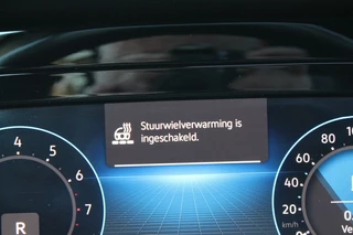 Volkswagen Golf 1.5 ETSI R-LINE BNS Automaat Panorama dak / Camera / 29