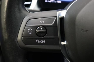 BMW X1 sDrive18i High Executive Automaat  / Widescreen Display / Stoelverwarming / Leder / Climate Control / Driving Assistant Plus / Cruise Control / Leder / Achteruitrijcamera / 17 Inch / Adaptieve LED koplampen / 35