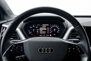 Audi Q4 e-tron 40 e-tron 204 PK l Adaptive Cruise / 14