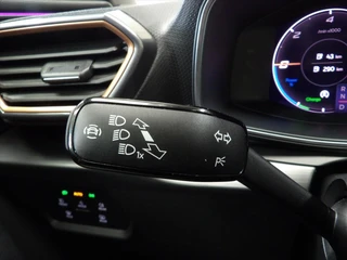 CUPRA Leon 1.4 e-Hybrid 245pk DSG-6 / 19