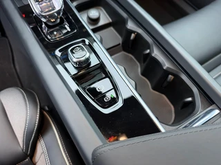 Volvo XC60 2.0 T6 AWD Ultra Black Edition Panodak H&K 360 Camera / 42