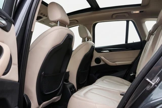 Bmw X1 sDrive20i Orange Edition 192PK Pano | Leder | HUD | Stoelverwarming / 13