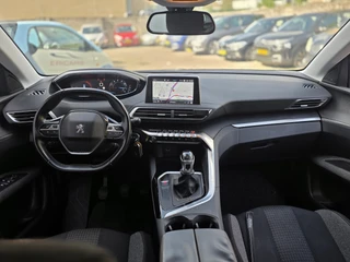 Peugeot 3008 1.2 PureTech NAVI LM PDC TEL LM CC / 17