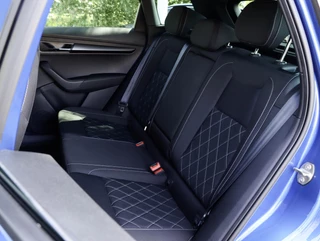Skoda Karoq 1.5 TSI Sportline 150PK DSG Camera ACC Navi Stoel/Stuurverw. Race Blue 19 inch / 8
