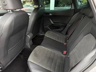 SEAT Arona 1.5 TSI FR Launch Edition 150PK Automaat Camera Sportstoelen Navi Apple Carplay Android Auto / 14