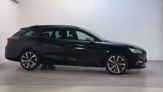 Seat Leon Sportstourer 1.5 eTSI 150pk DSG FR Business Intense LED Camera Stoelverwarming DAB+ / 12
