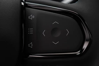 Lynk & Co 01 1.5 261PK Plug-in Hybrid *Zwarte Hemel* 360 Camera Pano/dak Apple/Carplay Adaptive/Cruise / 34