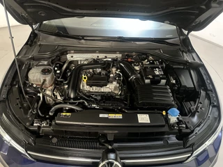 Volkswagen Golf 1.0 TSI 110pk Life Sfeerverlichting Navigatie Camera App-Connect / 16