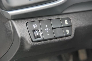 KIA Stonic 1.2 MPi  ComfortLine Navigator / 24