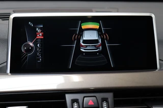 BMW X1 xDrive25i High Executive xLine Automaat  / Navigatiesysteem Plus / Driving Assistant Plus / Trekhaak / Panoramadak / Park Assistant / Leder / Park Assistant / AWD / 18 Inch / Head-Up Display / Stoelverwarming / Hifi / Parkeersensoren / Climate Control / LED / 28