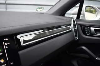 Porsche Cayenne Coupé 3.0 E-Hybrid Platinum Edition *Krijt* | Sportuitlaat | Panorama | ACC | Trekhaak | Ventilatie | Achterasbesturing | Bose | Head-Up | 22'' Wielen | / 38