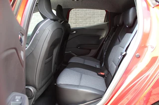 Mitsubishi Colt 1.6 HEV First Edition / 10