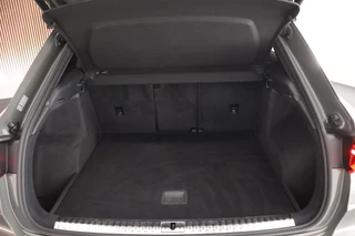 Audi Q3 40 TFSI 190pk quattro edition one Trekhaak Camera Keyless Virtual Cockpit Panoramadak Navigatie S-Line / 56