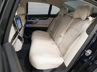 BMW 7 Serie 745e M-Sport Massage | TV | CoPilot / 40