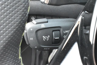 Peugeot 2008 Hybrid 145 EAT8 GT  | Automaat | Navigatie | Airco | Parkeerhulp | / 14