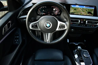 BMW 2 Serie Gran Coupé 218i M-Sport  Shadowline Trekhaak 18inch Live-cockpit Sfeerverlichting / 57