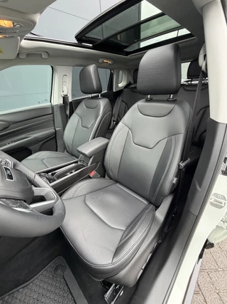 Jeep Compass 4xe 240 Plug-in Hybrid Electric Summit (Elektrisch Schuifdak - Leder incl verwarming/koeling/geheugen - Elektrische Klep - 360gr Camera - Adaptieve Cruise Controle - 19"- Keyless Entry - LED - 4x4) / 18