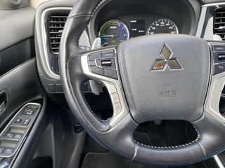 Mitsubishi Outlander 2.4 PHEV Intense+ 4WD 225 pk AUT. | 1e eigenaar | navigatie | trekhaak | elektr. v. stoel | carplay | alcantara / 25