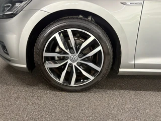 Volkswagen Golf 1.5 TSI Highline/ NL auto/ Pano/ Parkeersensoren / 38