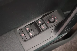 SEAT Arona 1.0 TSI 95pk Style Business Intense Camera Virtual Cockpit ACC Keyless Navigatie Carplay / 14
