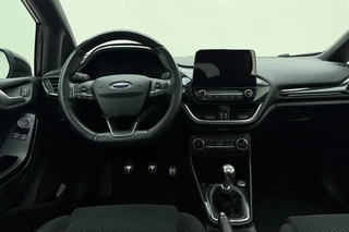 Ford Fiesta 1.0 EcoBoost ST-Line | Panoramisch Schuifdak | Climate control | Navigatie | Lichtmetalen velgen| Parkeersensoren | Keyless start | Extra getint glas / 17