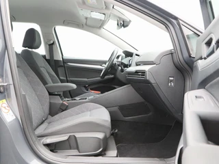 Volkswagen Golf 1.0 eTSi 110 Pk Life | Adaptive Cruise | Camera | Navigatie | Climatronic | 16 Inch | 112.282 Km !! / 36