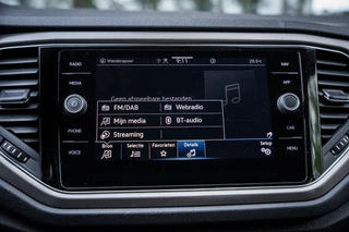 Volkswagen T-Roc 1.5 TSI Sport Autom. | Navi | PDC | Cruise controle | Trekhaak / 19