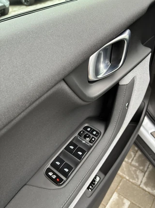 Polestar 2 Long Range Dual Motor 82 kWh | SOH 99,75% | AWD | Wegklapbare trekhaak | Memory Stoelen | 20" LM-Velgen | 360 Camera | ECC | Parkpilot | Elektrische Achterklep / 20