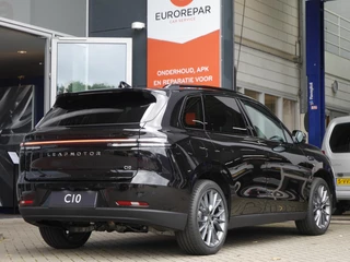 Leapmotor C10 Design REEV 28.4 kWh | Nieuwe auto | Gecombineerde actieradius WLTP 974km | 1500 kg Trekgewicht | Diverse kleuren leverbaar | Full options | Stuurverwarming | Stoelverwarming en koeling | Elektrisch verstelbare voorstoelen | Navigatie | Keyless entry & start | 20 inch lichtmetalen velgen | Led verlichting / 6