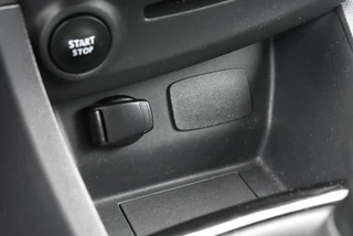 Renault Clio 0.9 TCE LIMITED CARPLAY / DEALER ONDERHOUDEN / 29