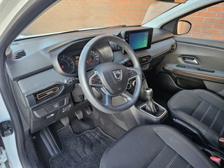 Dacia Sandero Stepway 1.0 TCe Comfort | 1e Eigenaar | Navigatie | Parkeersensoren | Cruise Control | Airco | Stuurbediening | Bluetooth / 7